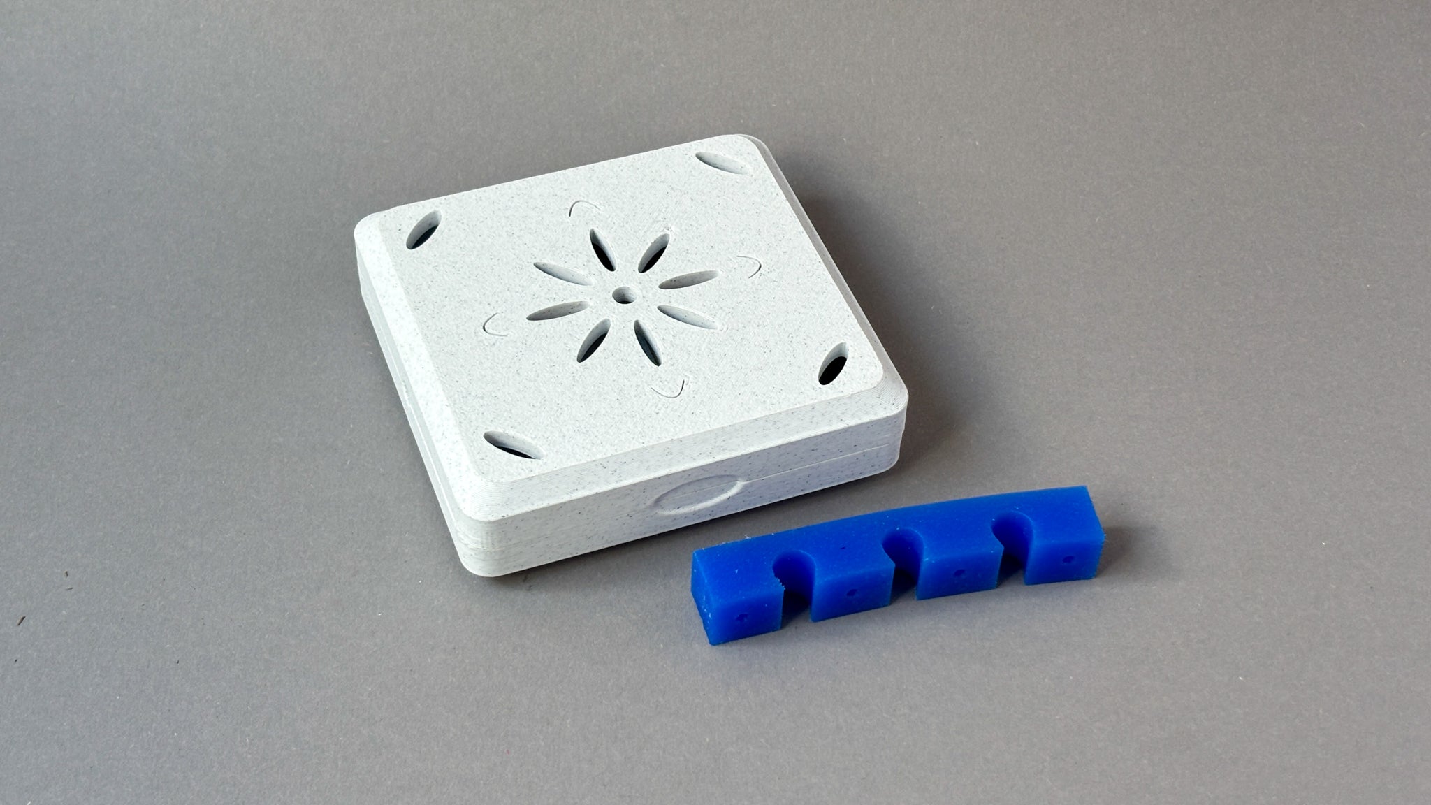 3d printed contrabassoon reed case with silicon band