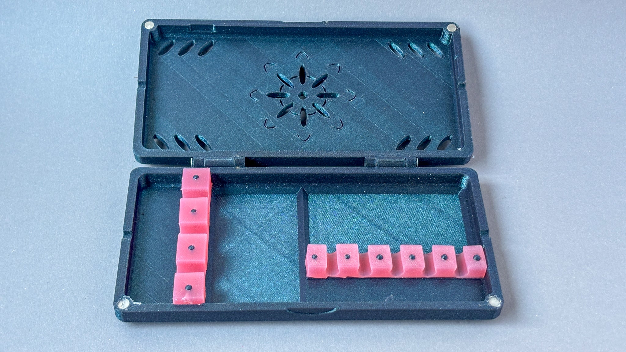 open bassoon reed case with contra slots